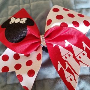 Cheerleading bow